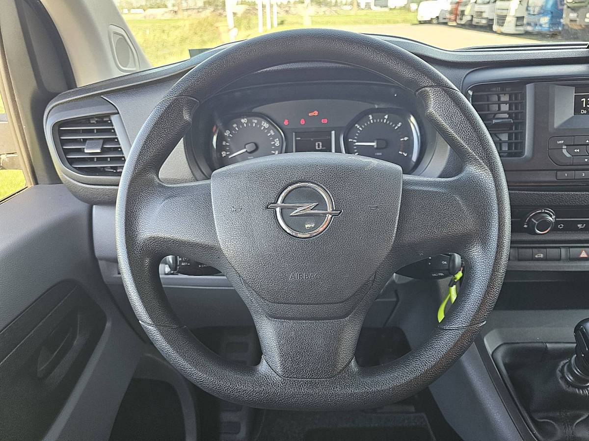Opel Vivaro OPEL VIVARO 1.5 L3 XL NAP Euro6 Airco Trekhaak Imperiaal Oh-Historie 3-Zits!