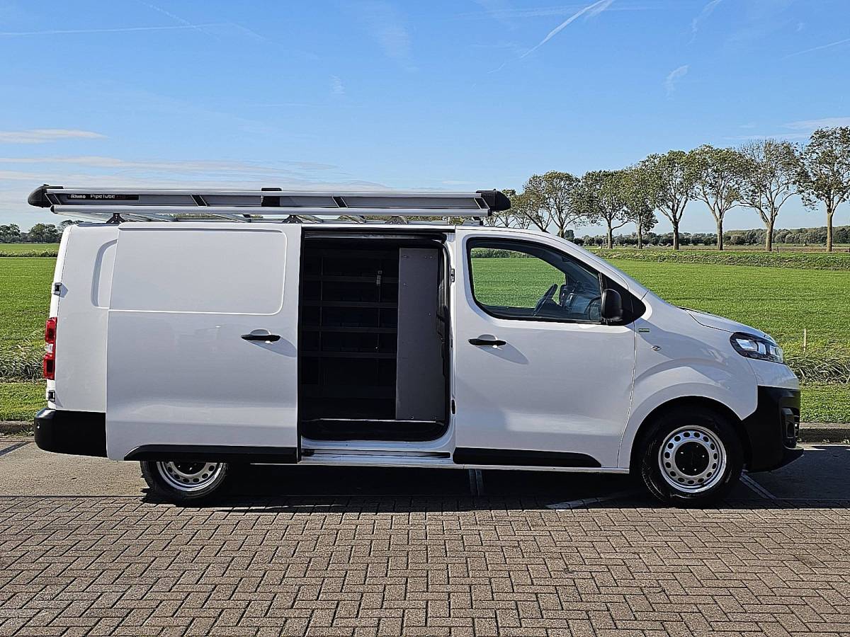 Opel Vivaro OPEL VIVARO 1.5 L3 XL NAP Euro6 Airco Trekhaak Imperiaal Oh-Historie 3-Zits!