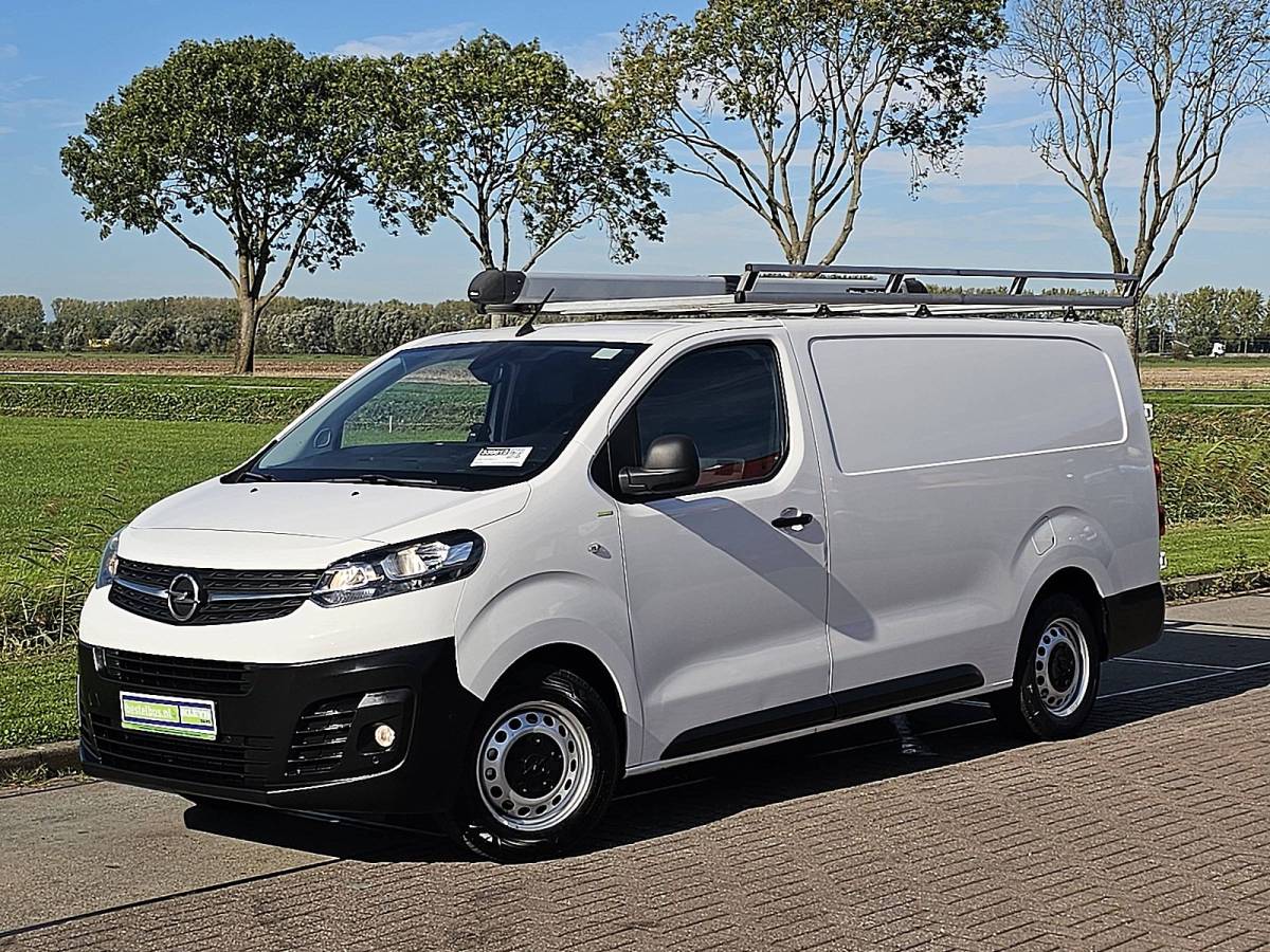Opel Vivaro OPEL VIVARO 1.5 L3 XL NAP Euro6 Airco Trekhaak Imperiaal Oh-Historie 3-Zits!