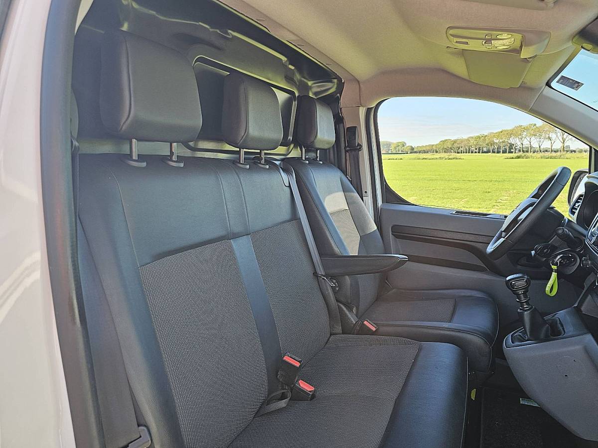 Opel Vivaro OPEL VIVARO 1.5 L3 XL NAP Euro6 Airco Trekhaak Imperiaal Oh-Historie 3-Zits!