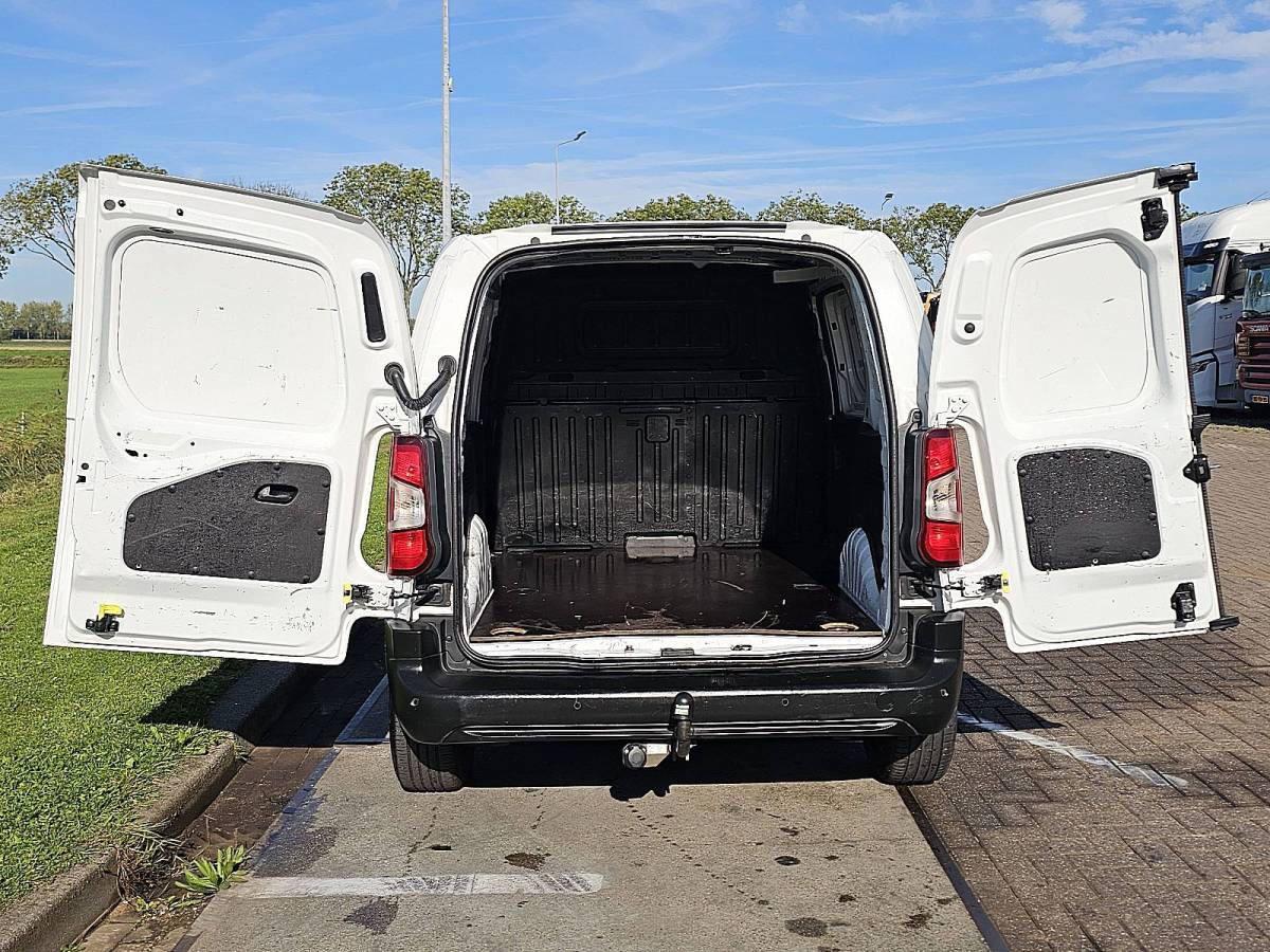 Opel Combo OPEL COMBO 1.5 l1 navi automaat ac!