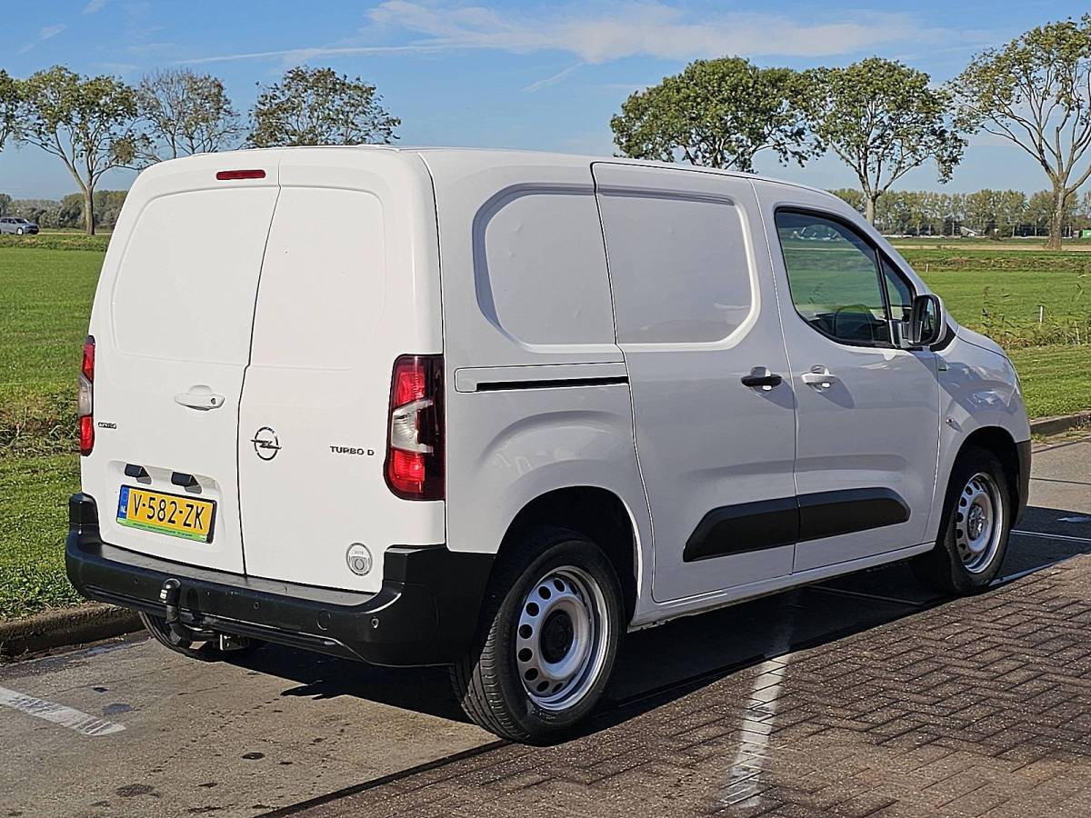 Opel Combo OPEL COMBO 1.5 l1 navi automaat ac!