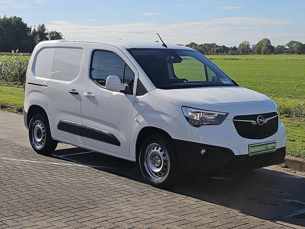 Opel Combo OPEL COMBO 1.5 l1 navi automaat ac!