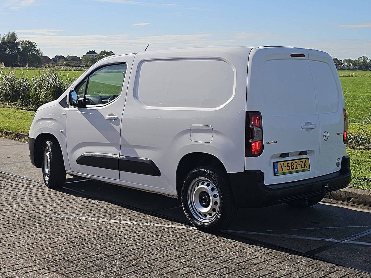 Opel Combo OPEL COMBO 1.5 l1 navi automaat ac!