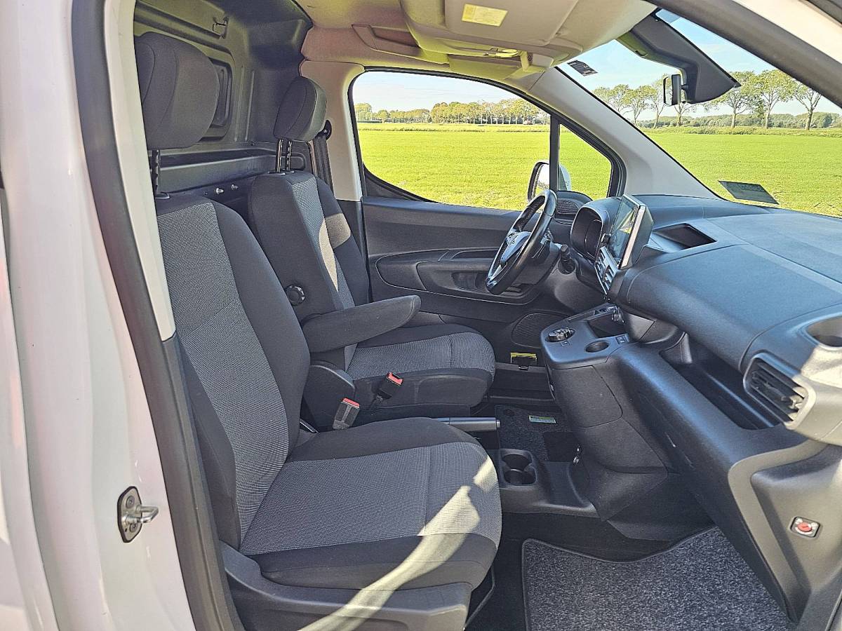 Opel Combo OPEL COMBO 1.5 l1 navi automaat ac!