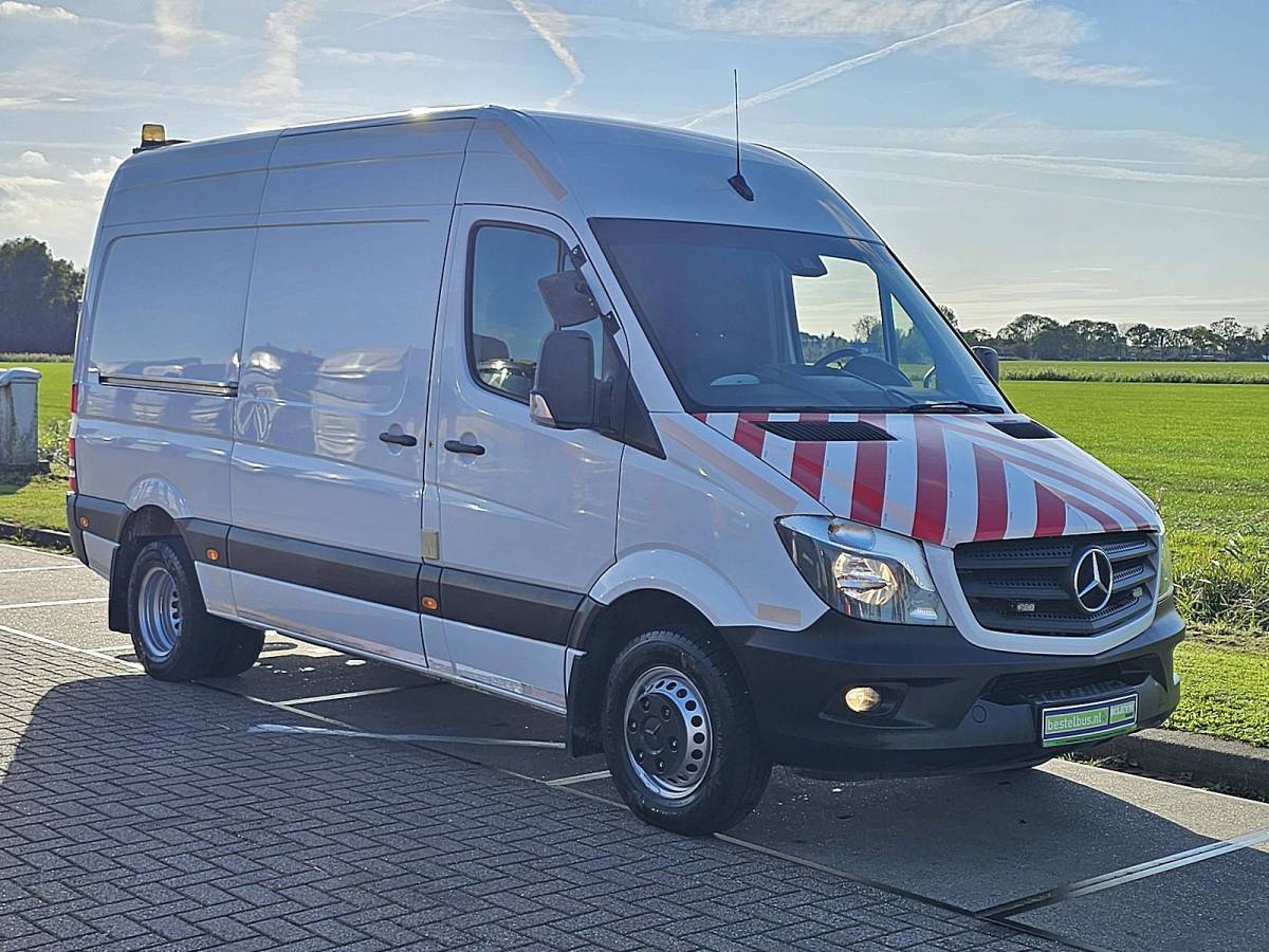 Mercedes-Benz Sprinter MERCEDES-BENZ SPRINTER 519 L2H2 N2 3500Kg Trekhaak V6 3.0Ltr Dubbellucht Euro6 BPM-Vrij Camera 190Pk!