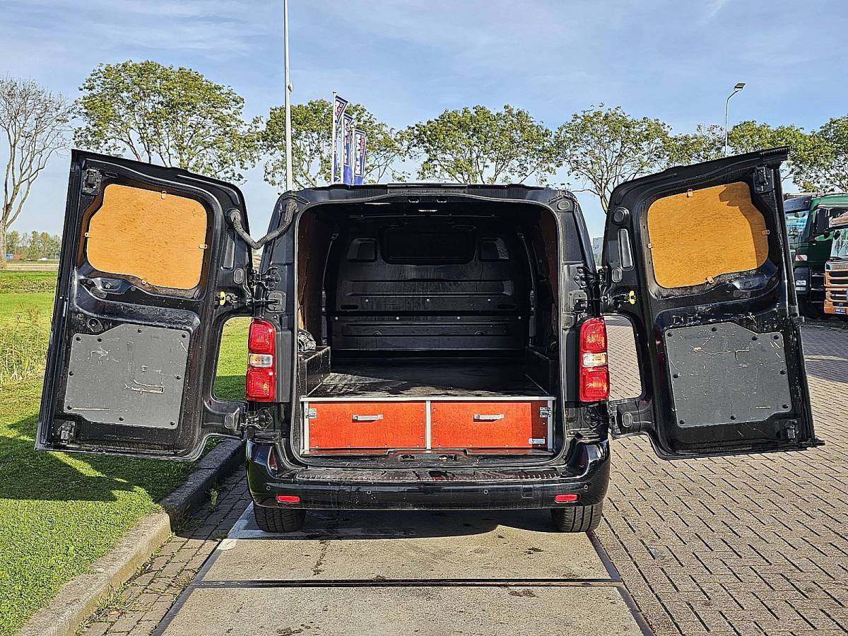 Opel Vivaro OPEL VIVARO 2.0 L2 Navi Automaat NAP Lm-Velgen 145Pk Euro6 1e Eigenaar 3-Zits Onderhoudshistorie!