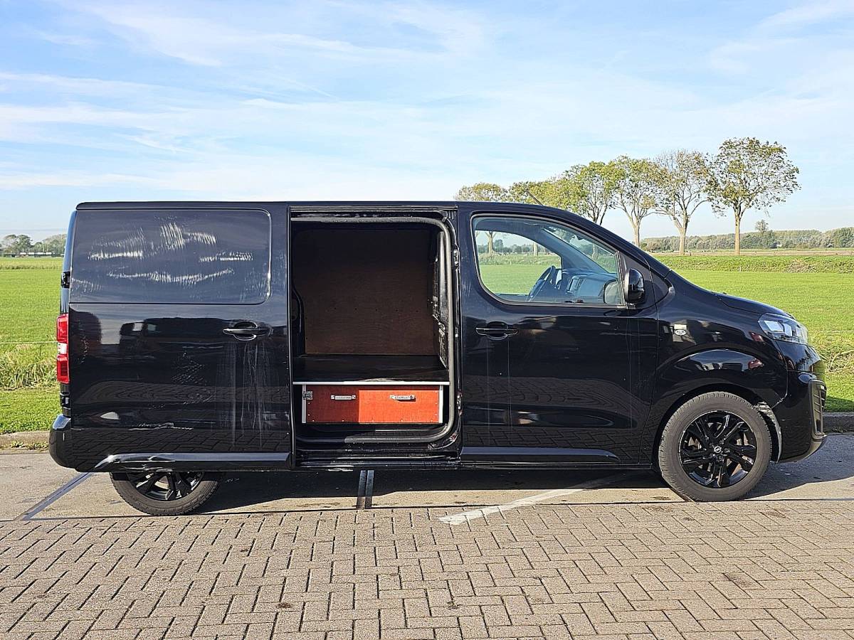 Opel Vivaro OPEL VIVARO 2.0 L2 Navi Automaat NAP Lm-Velgen 145Pk Euro6 1e Eigenaar 3-Zits Onderhoudshistorie!