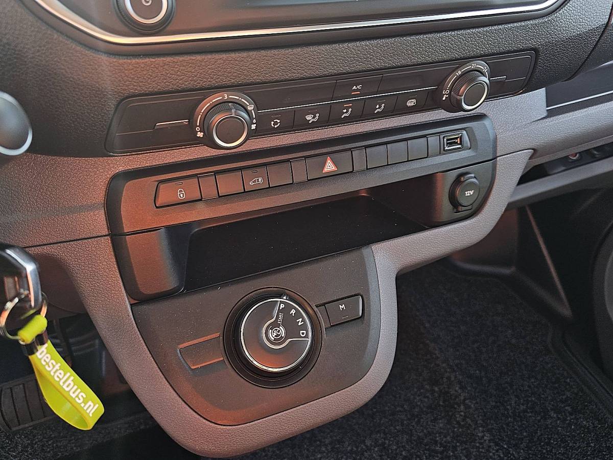 Opel Vivaro OPEL VIVARO 2.0 lang, automaat, airco, navi, pdc, imperiaal, trekhaak, 78 dkm.
