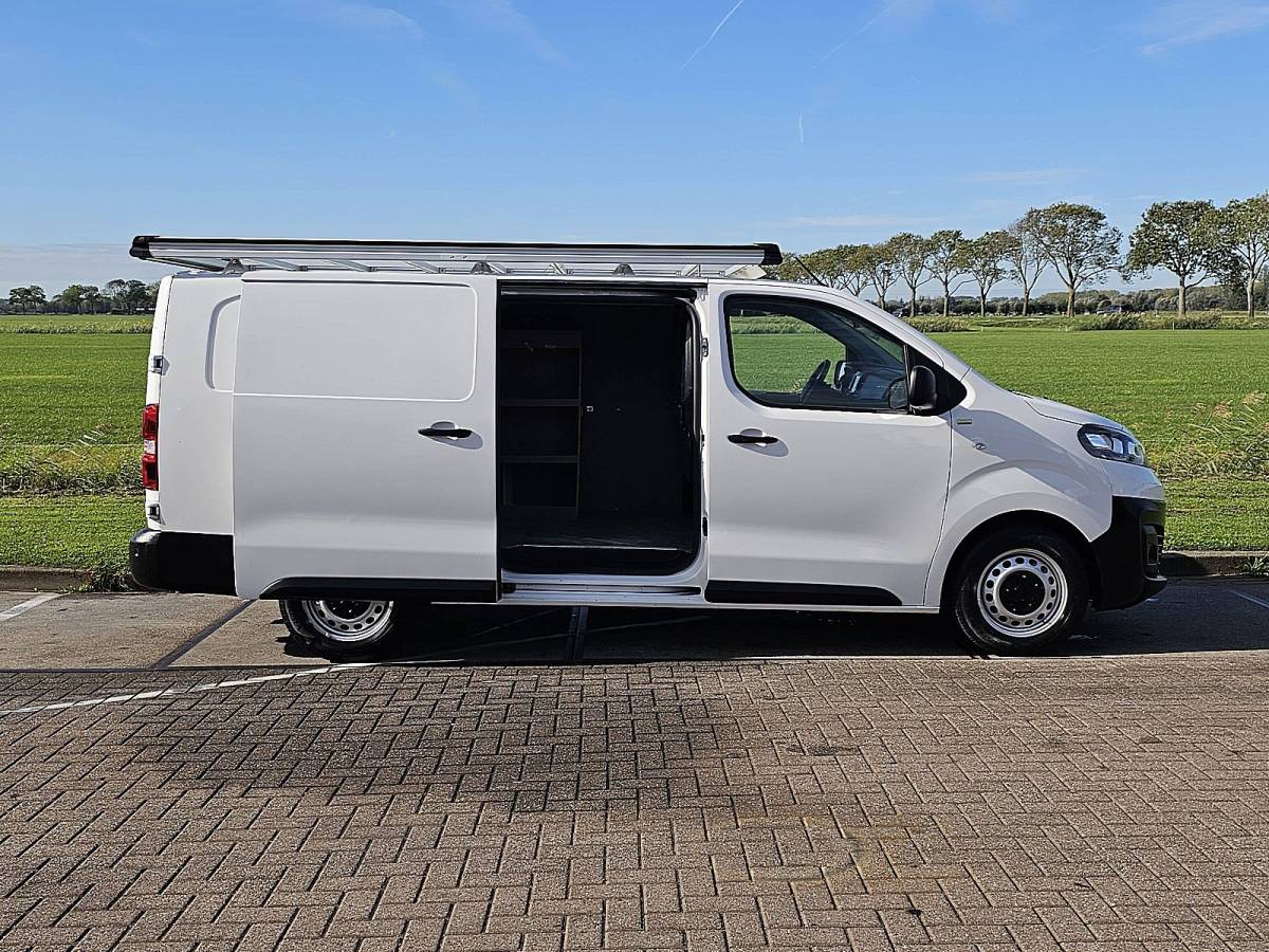 Opel Vivaro OPEL VIVARO 2.0 lang, automaat, airco, navi, pdc, imperiaal, trekhaak, 78 dkm.