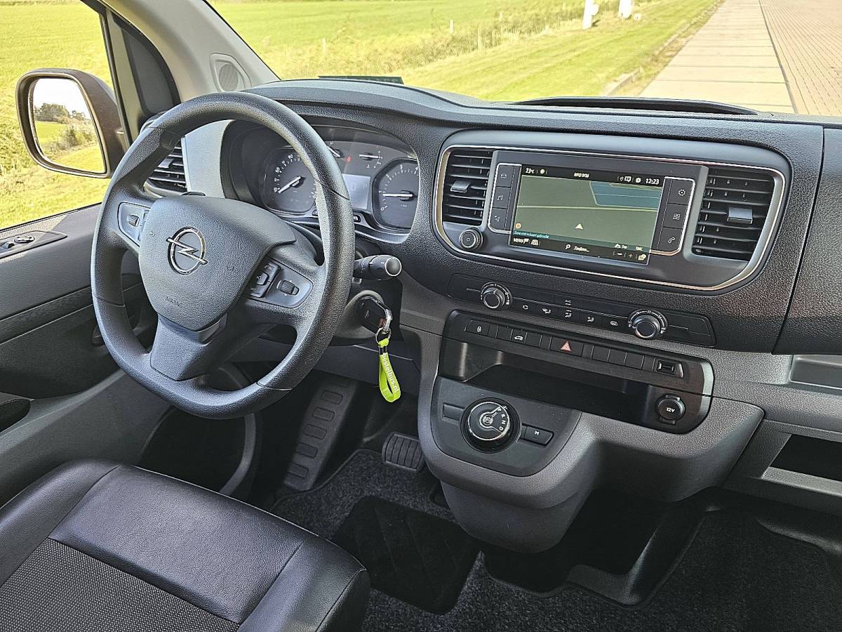 Opel Vivaro OPEL VIVARO 2.0 lang, automaat, airco, navi, pdc, imperiaal, trekhaak, 78 dkm.
