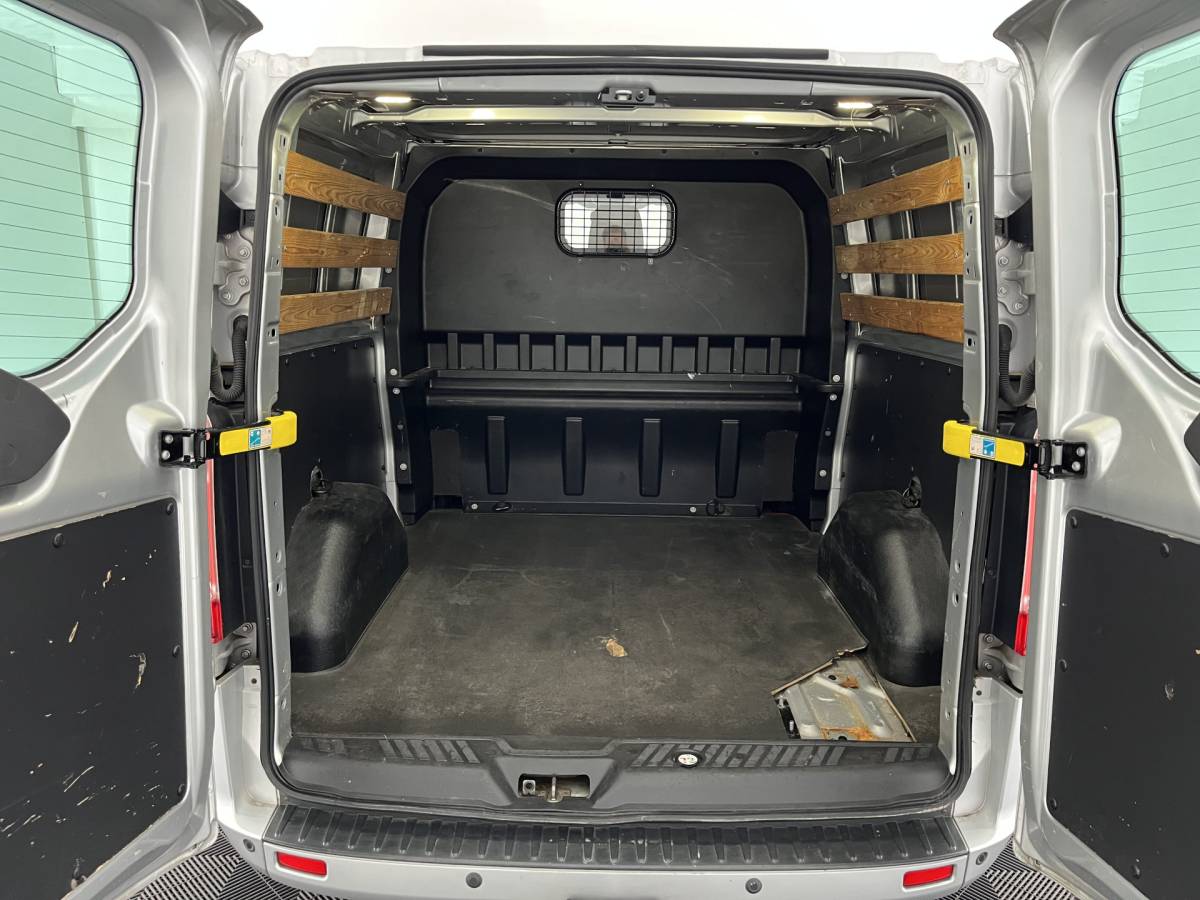 Ford Transit Custom Ford Transit Custom 290 2.2 TDCI L2H1 Limited DC *DUBBEL-CABINE | DUBBELE-SCHUIFDEUR | LEATHER | NAVI-FULLMAP | CAMERA | AIRCO | CRUISE | PDC | 16”ALU | TOWBAR*