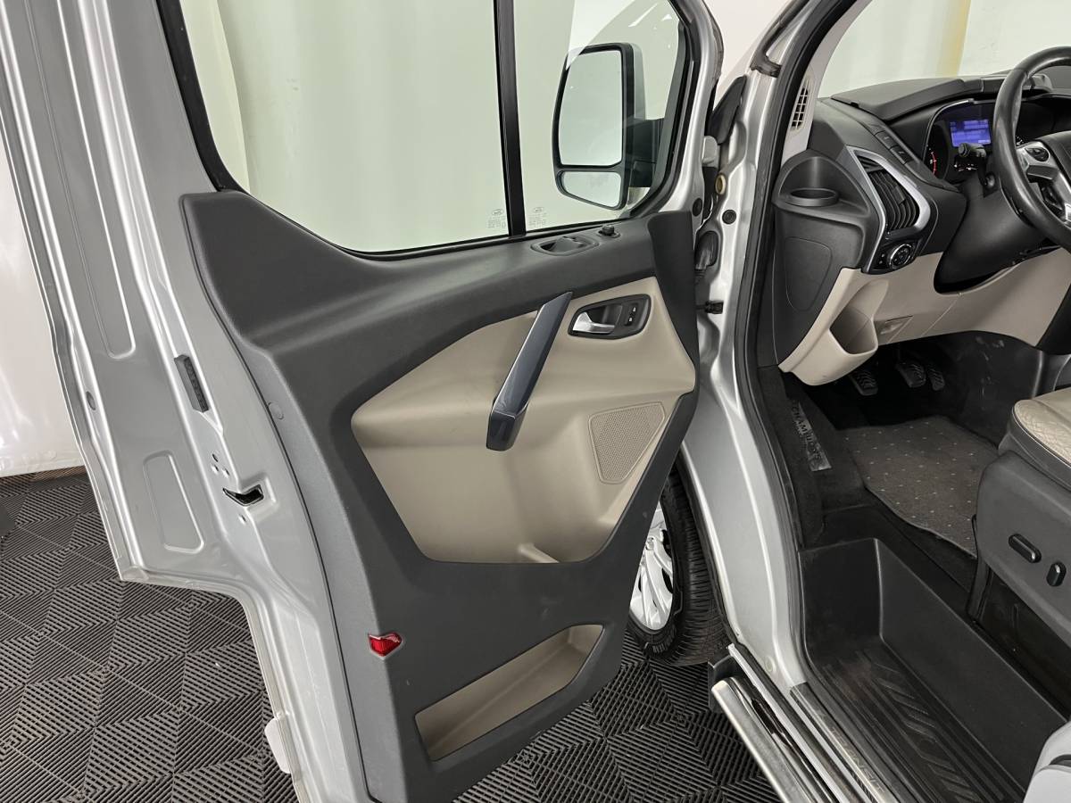 Ford Transit Custom Ford Transit Custom 290 2.2 TDCI L2H1 Limited DC *DUBBEL-CABINE | DUBBELE-SCHUIFDEUR | LEATHER | NAVI-FULLMAP | CAMERA | AIRCO | CRUISE | PDC | 16”ALU | TOWBAR*