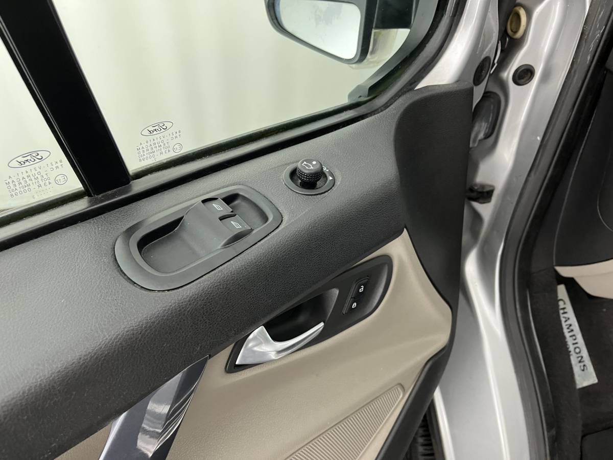 Ford Transit Custom Ford Transit Custom 290 2.2 TDCI L2H1 Limited DC *DUBBEL-CABINE | DUBBELE-SCHUIFDEUR | LEATHER | NAVI-FULLMAP | CAMERA | AIRCO | CRUISE | PDC | 16”ALU | TOWBAR*