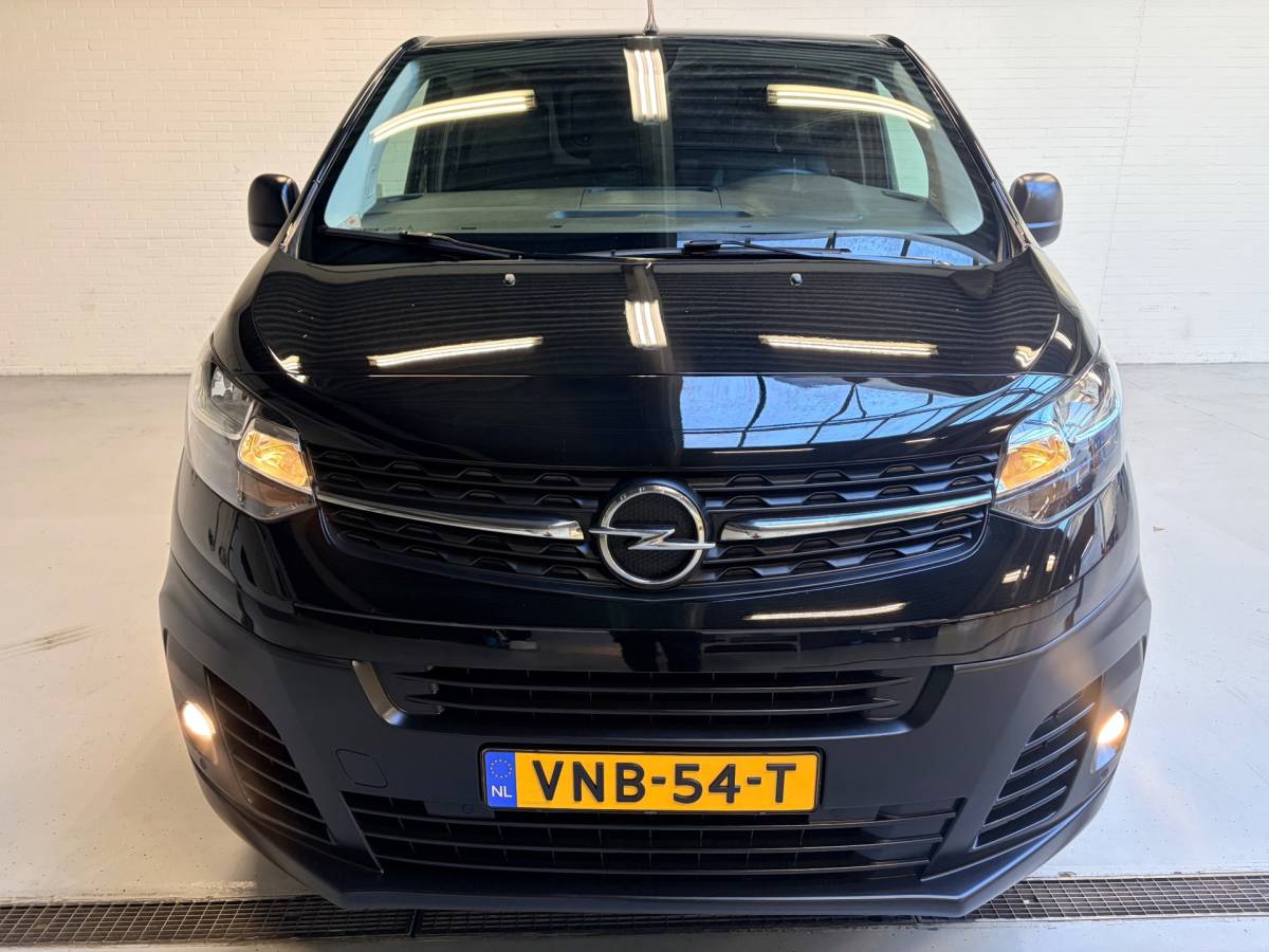 Opel Vivaro Opel Vivaro Automaat 2.0 CDTI 144pk euro6 L3H1 Edition, 3persoons, Airco, CruiseControl, Navigatie, Trekhaak, Rijklaarprijs