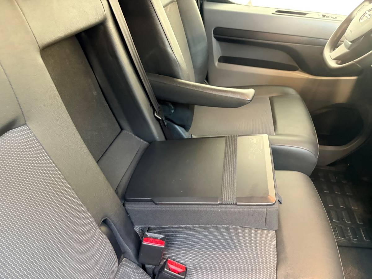 Opel Vivaro Opel Vivaro Automaat 2.0 CDTI 144pk euro6 L3H1 Edition, 3persoons, Airco, CruiseControl, Navigatie, Trekhaak, Rijklaarprijs