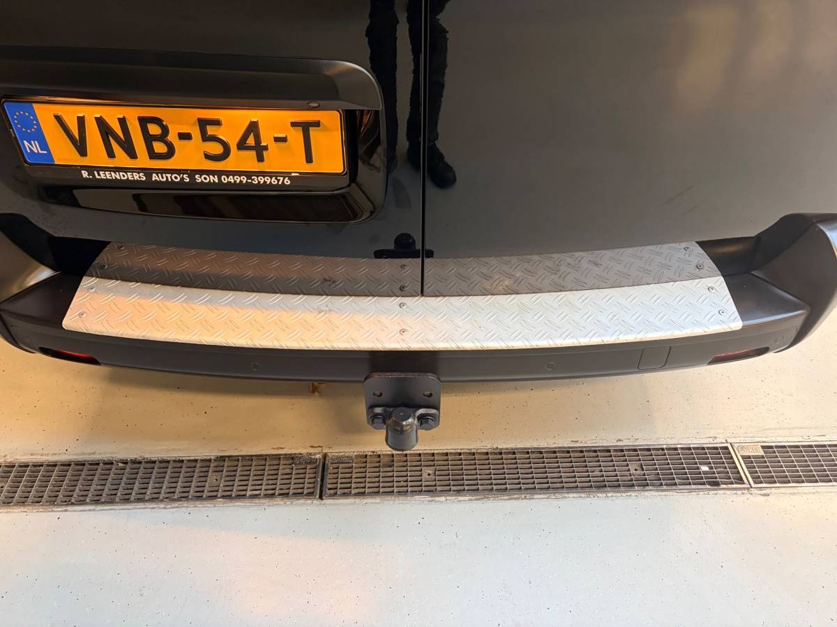 Opel Vivaro Opel Vivaro Automaat 2.0 CDTI 144pk euro6 L3H1 Edition, 3persoons, Airco, CruiseControl, Navigatie, Trekhaak, Rijklaarprijs