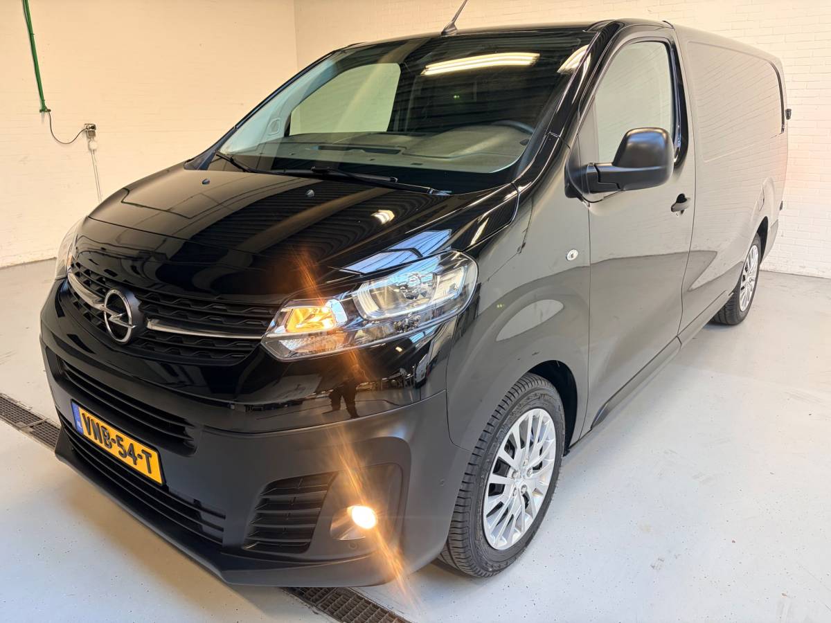 Opel Vivaro Opel Vivaro Automaat 2.0 CDTI 144pk euro6 L3H1 Edition, 3persoons, Airco, CruiseControl, Navigatie, Trekhaak, Rijklaarprijs