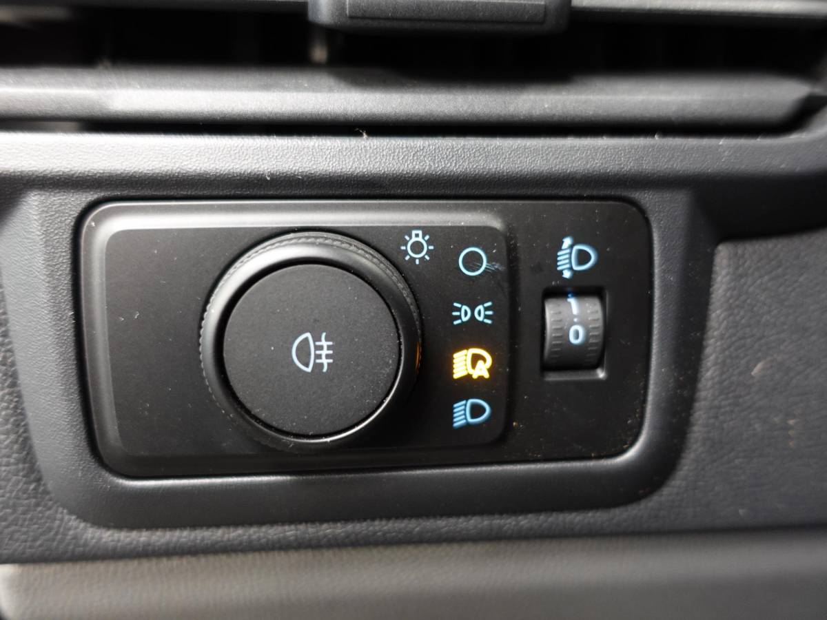 Ford Transit Custom Ford Transit Custom 300 2.0 TDCI L2H1 Trend Automaat Airco Navigatie Cruise