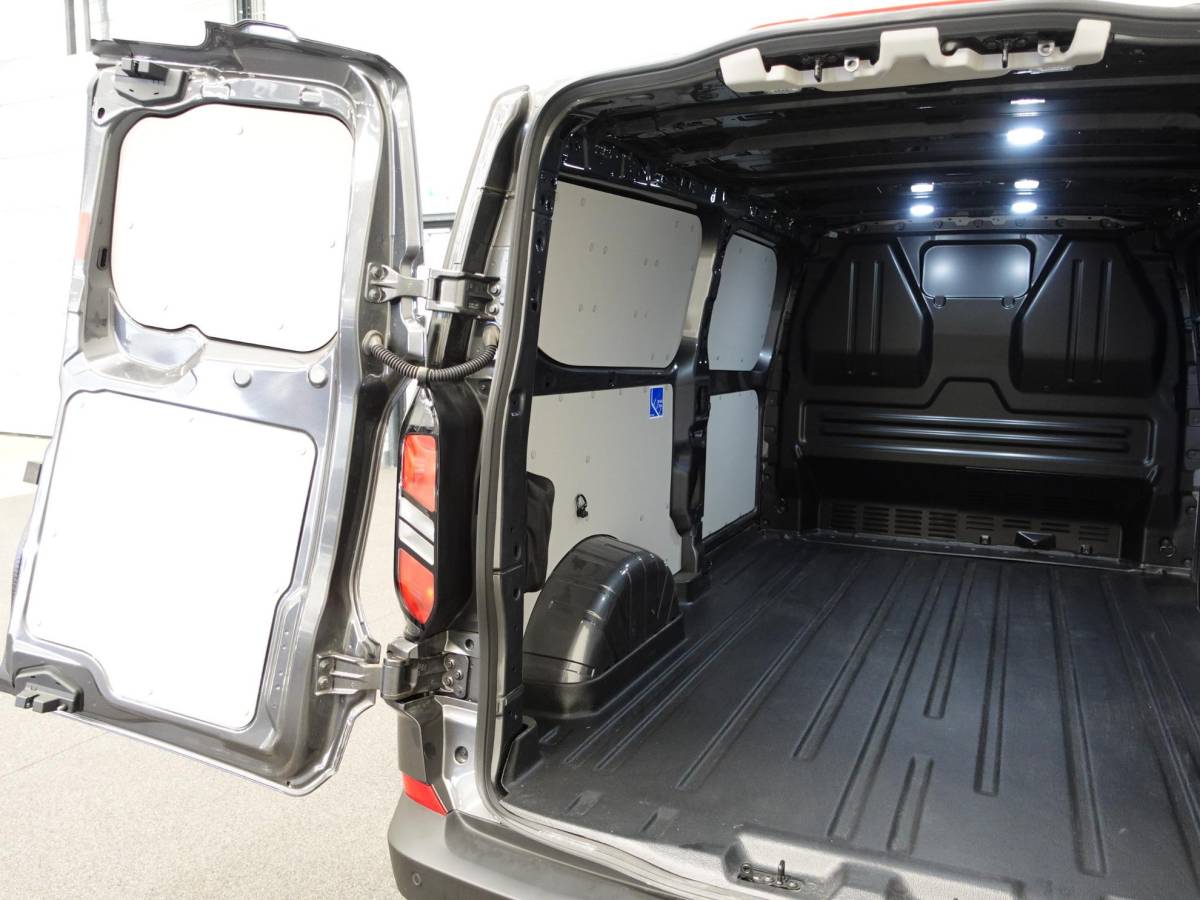Ford Transit Custom Ford Transit Custom 300 2.0 TDCI L2H1 Trend Automaat Airco Navigatie Cruise