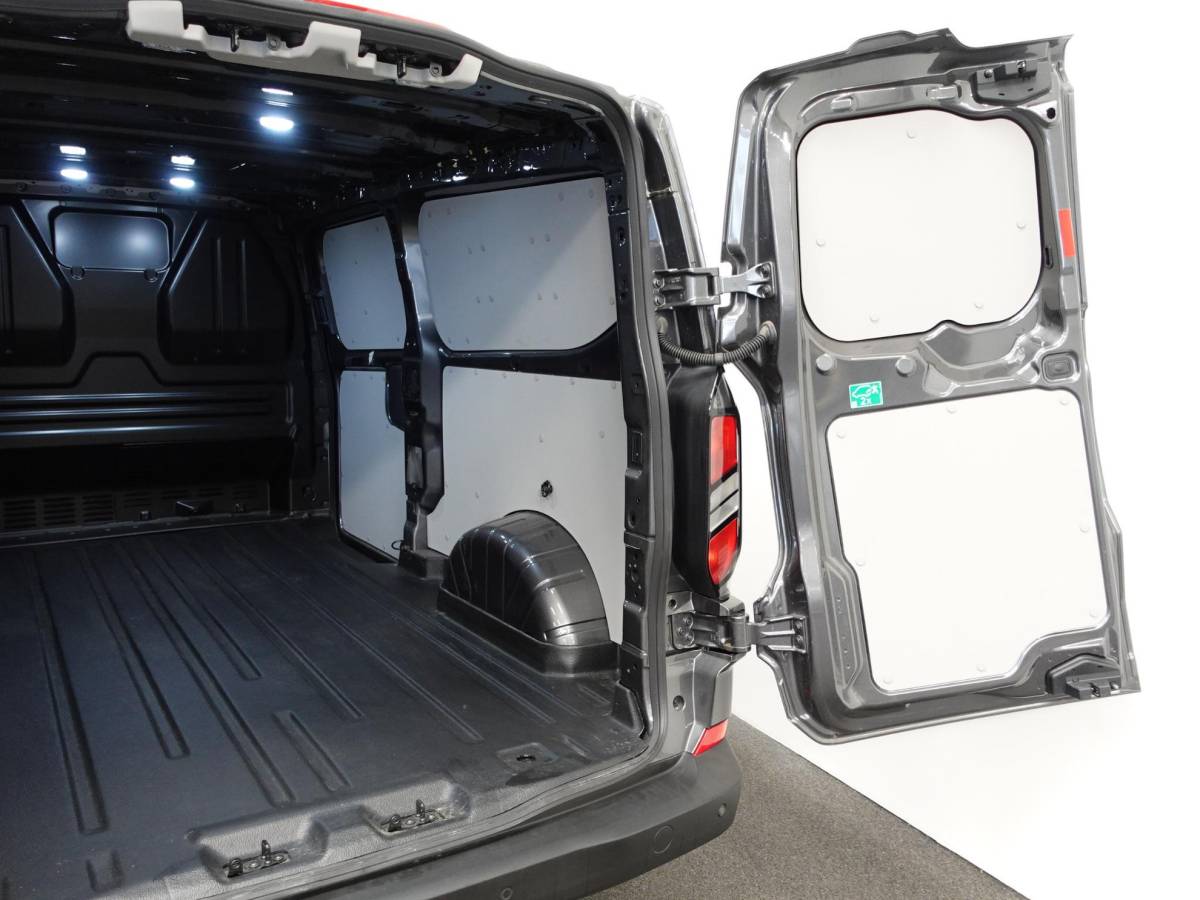 Ford Transit Custom Ford Transit Custom 300 2.0 TDCI L2H1 Trend Automaat Airco Navigatie Cruise