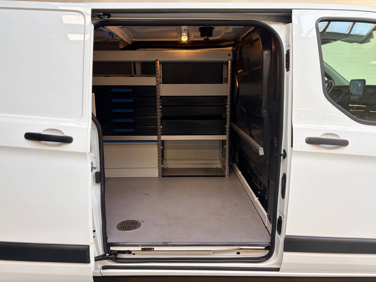 Ford Transit Custom Ford Transit Custom Servicewagen 320 2.0 TDCI euro6 L2H1 Trend 3Persoons, 2xSchuifdeur, Sortimo, Trekhaak, RIJKLAARPRIJS!