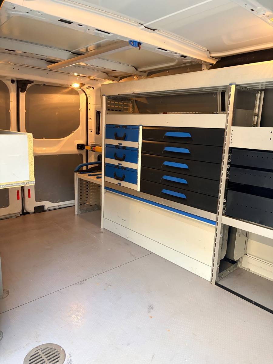 Ford Transit Custom Ford Transit Custom Servicewagen 320 2.0 TDCI euro6 L2H1 Trend 3Persoons, 2xSchuifdeur, Sortimo, Trekhaak, RIJKLAARPRIJS!