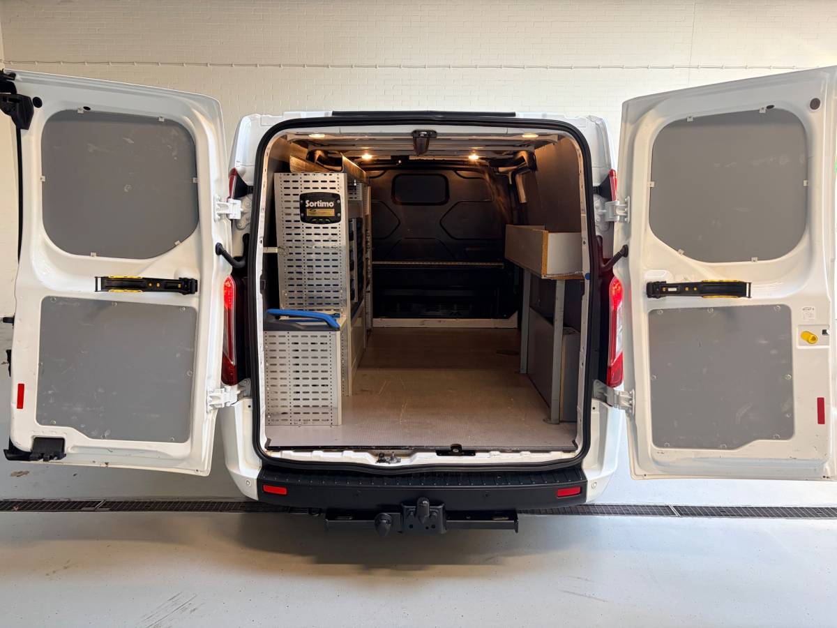 Ford Transit Custom Ford Transit Custom Servicewagen 320 2.0 TDCI euro6 L2H1 Trend 3Persoons, 2xSchuifdeur, Sortimo, Trekhaak, RIJKLAARPRIJS!