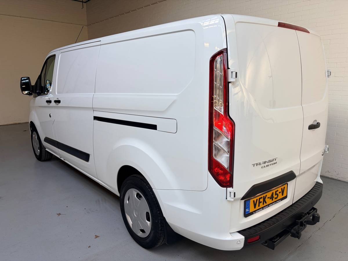 Ford Transit Custom Ford Transit Custom Servicewagen 320 2.0 TDCI euro6 L2H1 Trend 3Persoons, 2xSchuifdeur, Sortimo, Trekhaak, RIJKLAARPRIJS!
