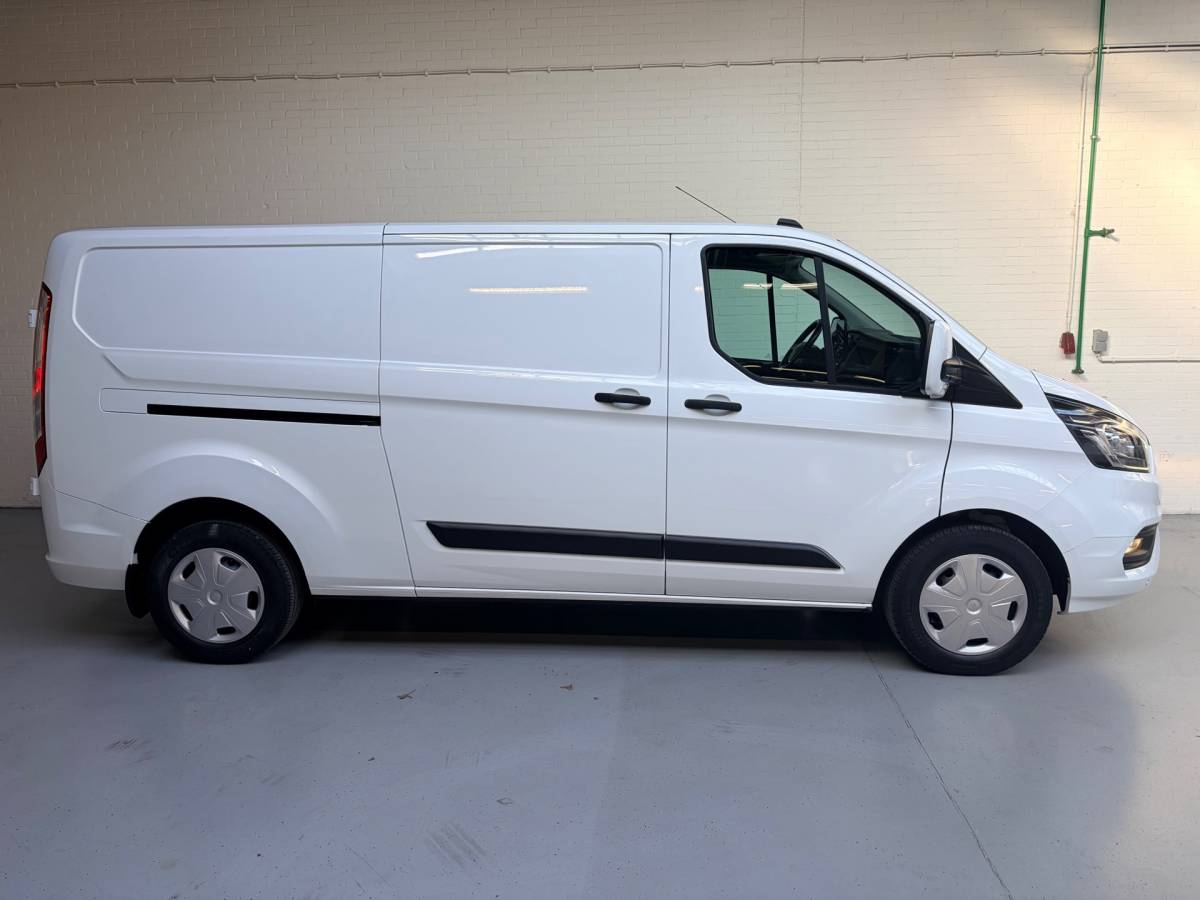 Ford Transit Custom Ford Transit Custom Servicewagen 320 2.0 TDCI euro6 L2H1 Trend 3Persoons, 2xSchuifdeur, Sortimo, Trekhaak, RIJKLAARPRIJS!