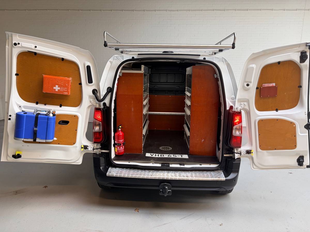 Opel Combo Opel Combo 1.5D 102pk euro6 L1H1 Edition, Imperiaal, Kasten, Trekhaak, Airco, Navigatie, CruiseControl, RIJKLAARPRIJS!