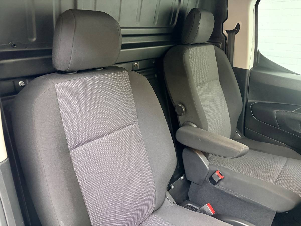 Opel Combo Opel Combo 1.5D 102pk euro6 L1H1 Edition, Imperiaal, Kasten, Trekhaak, Airco, Navigatie, CruiseControl, RIJKLAARPRIJS!