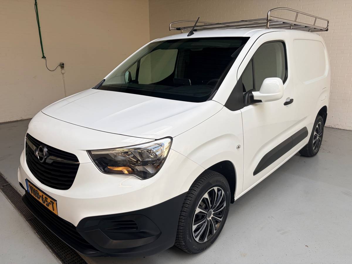 Opel Combo Opel Combo 1.5D 102pk euro6 L1H1 Edition, Imperiaal, Kasten, Trekhaak, Airco, Navigatie, CruiseControl, RIJKLAARPRIJS!