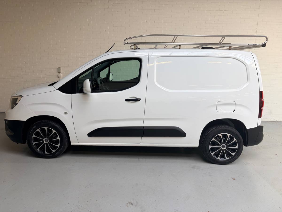 Opel Combo Opel Combo 1.5D 102pk euro6 L1H1 Edition, Imperiaal, Kasten, Trekhaak, Airco, Navigatie, CruiseControl, RIJKLAARPRIJS!