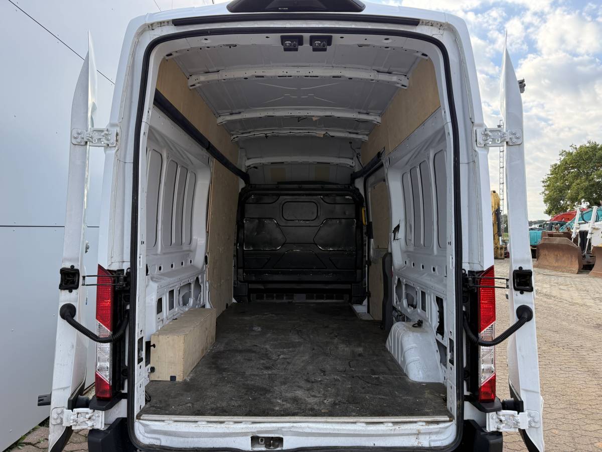 Ford E-Transit Ford e-Transit e-Transit 68kWh 184PK