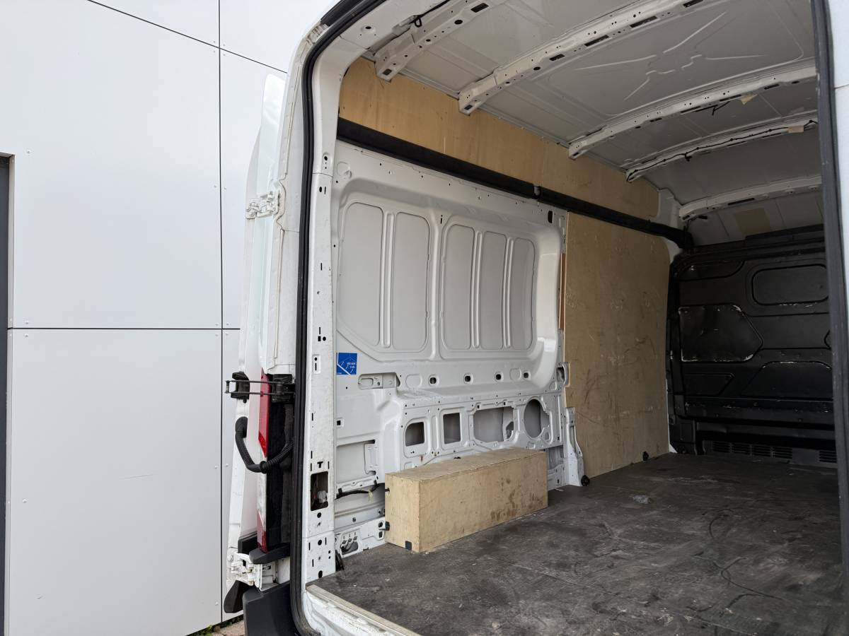 Ford E-Transit Ford e-Transit e-Transit 68kWh 184PK
