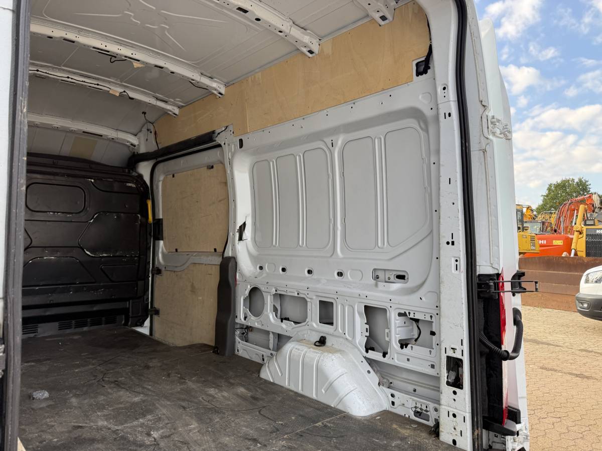 Ford E-Transit Ford e-Transit e-Transit 68kWh 184PK