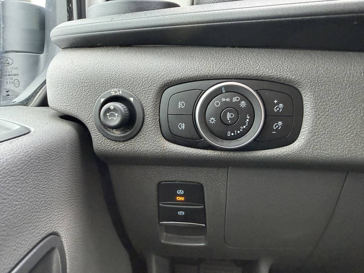 Ford E-Transit Ford e-Transit e-Transit 68kWh 184PK