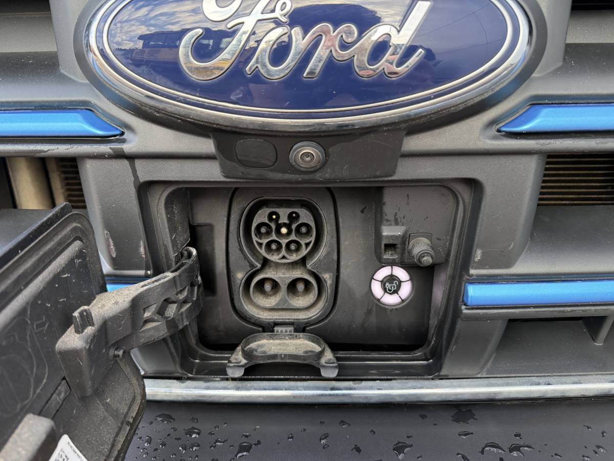 Ford E-Transit Ford e-Transit e-Transit 68kWh 184PK