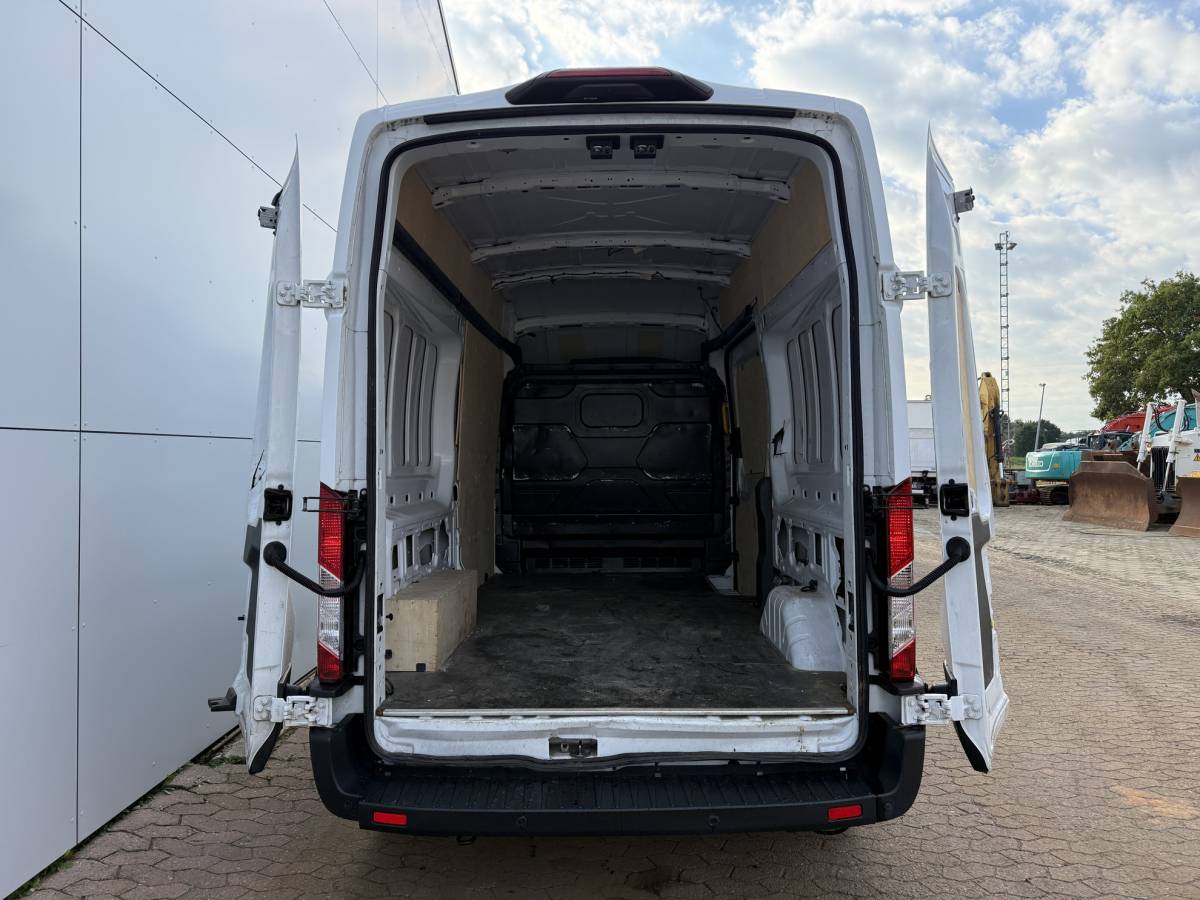 Ford E-Transit Ford e-Transit e-Transit 68kWh 184PK