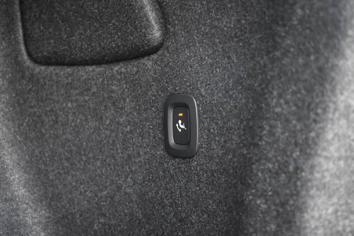 Volvo XC40 Volvo XC40 B4 211PK Plus Dark | Trekhaak | Verwarmbare voorruit |