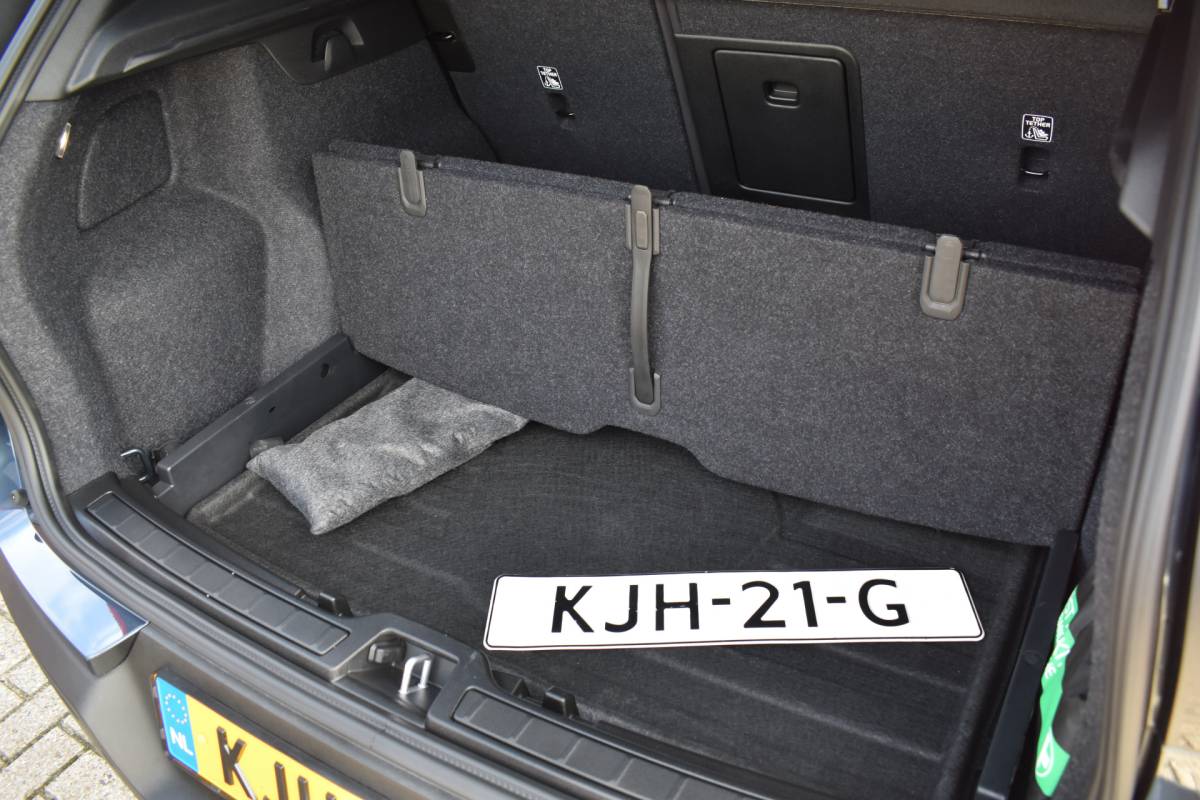 Volvo XC40 Volvo XC40 B4 211PK Plus Dark | Trekhaak | Verwarmbare voorruit |