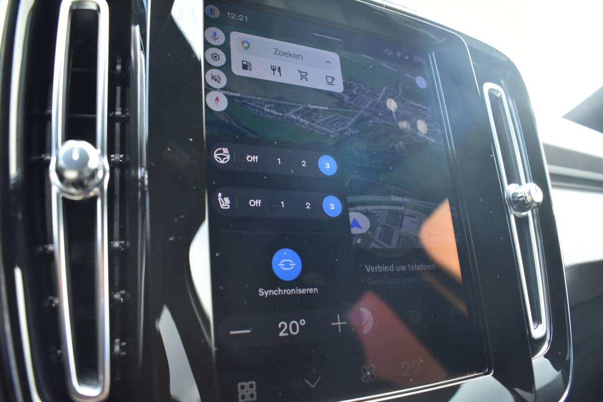 Volvo XC40 Volvo XC40 B4 211PK Plus Dark | Trekhaak | Verwarmbare voorruit |