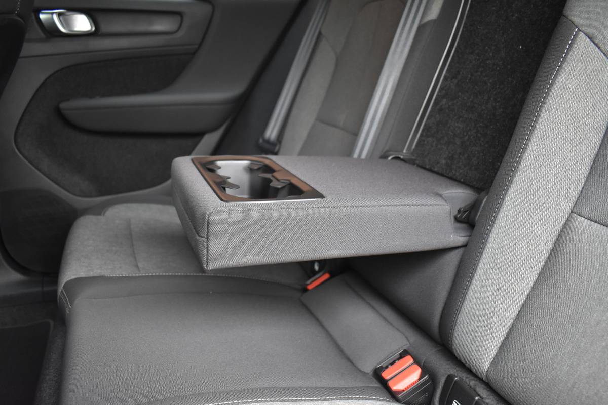 Volvo XC40 Volvo XC40 B4 211PK Plus Dark | Trekhaak | Verwarmbare voorruit |
