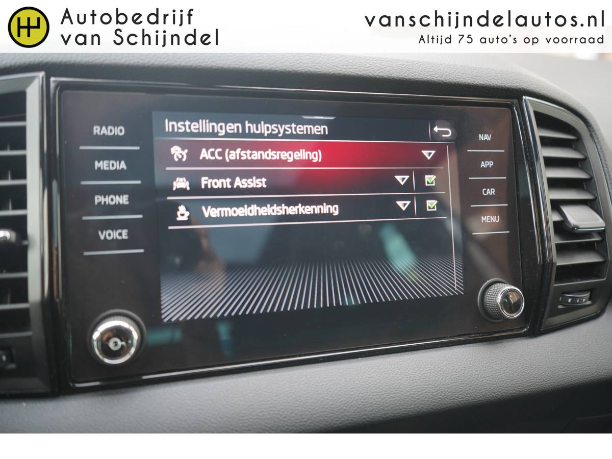 Škoda Karoq ŠKODA Karoq 1.5 TSI ACT 150PK SPORTLINE BUSINESS VOL LUXE PANORAMADAK ZWARTE HEMEL CAMERA STOEL+STUURVERWARMING ADAPTIEVE CRUISE ANDROID/APPLECARPLAY NAVI CLIMA PDC V+A BLUETOOTH 18INCH ENZ…