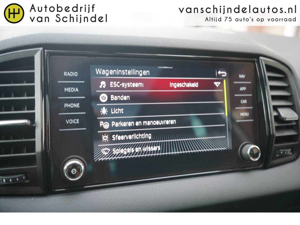 Škoda Karoq ŠKODA Karoq 1.5 TSI ACT 150PK SPORTLINE BUSINESS VOL LUXE PANORAMADAK ZWARTE HEMEL CAMERA STOEL+STUURVERWARMING ADAPTIEVE CRUISE ANDROID/APPLECARPLAY NAVI CLIMA PDC V+A BLUETOOTH 18INCH ENZ…