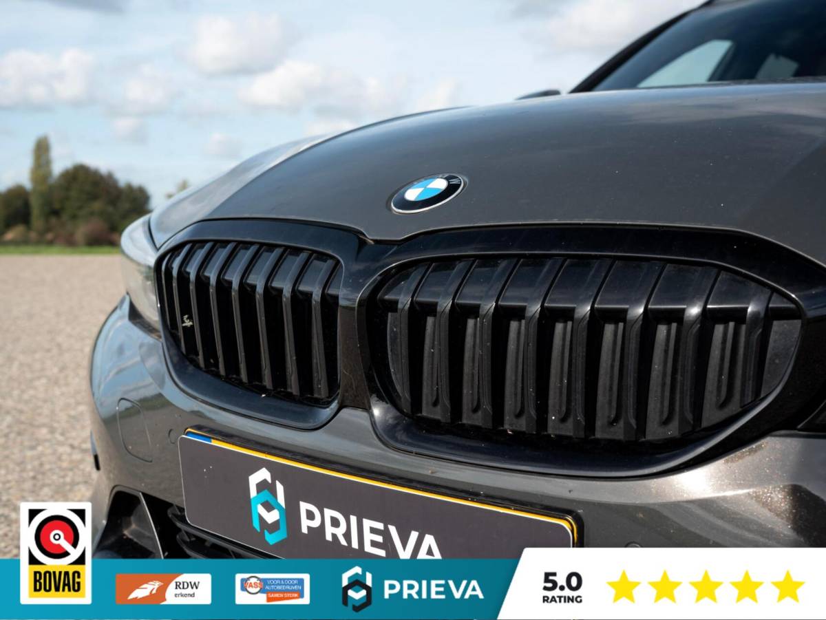 BMW 3 Serie BMW 3-serie Touring 320d High Executive | Panoramadak | Vernasca leder | Camera