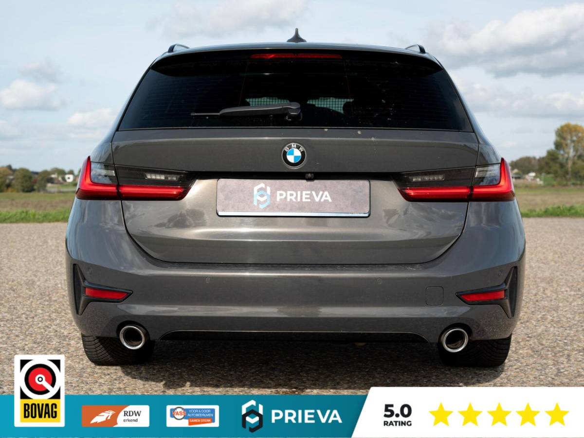 BMW 3 Serie BMW 3-serie Touring 320d High Executive | Panoramadak | Vernasca leder | Camera