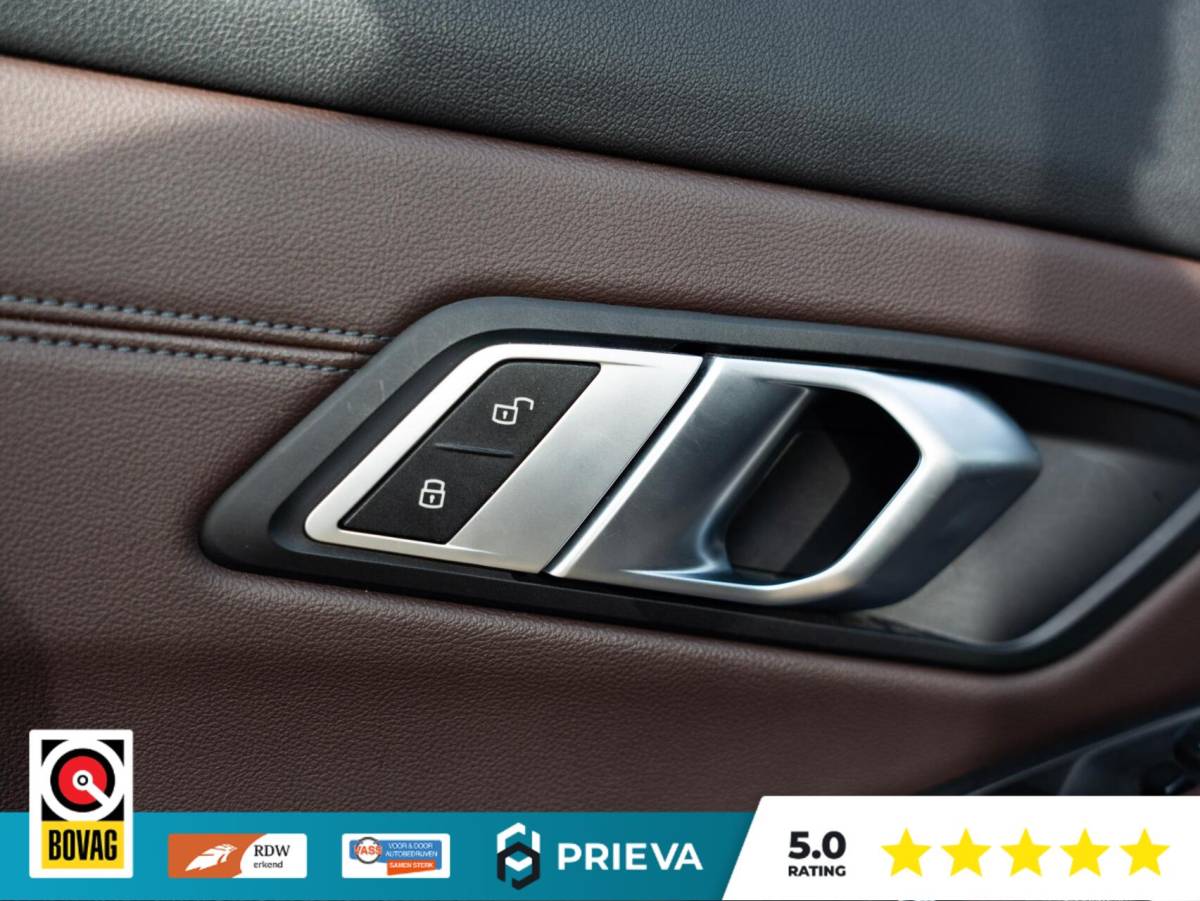 BMW 3 Serie BMW 3-serie Touring 320d High Executive | Panoramadak | Vernasca leder | Camera