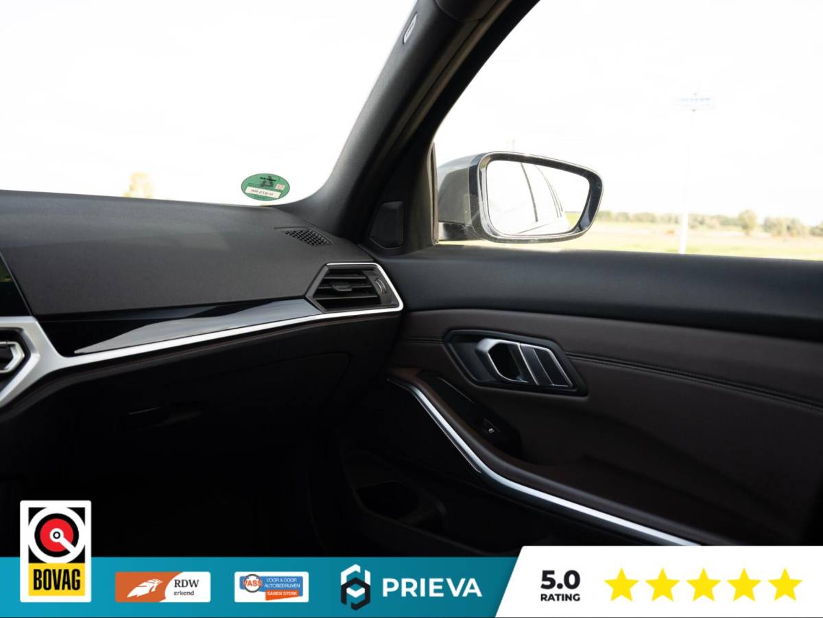 BMW 3 Serie BMW 3-serie Touring 320d High Executive | Panoramadak | Vernasca leder | Camera